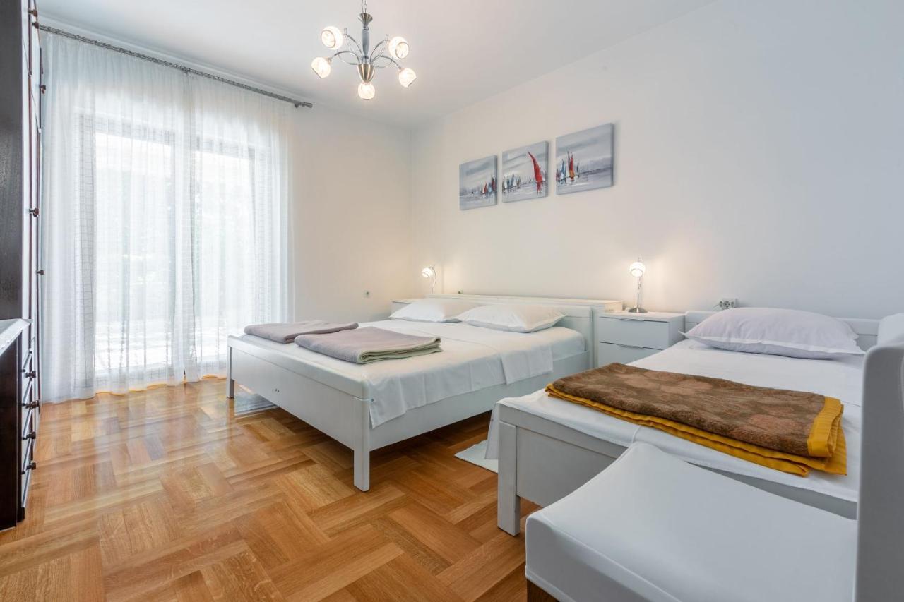 Apartments Mirena Crikvenica Buitenkant foto