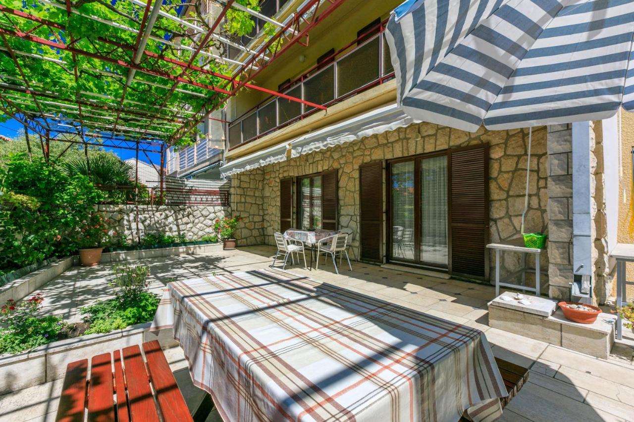 Apartments Mirena Crikvenica Buitenkant foto